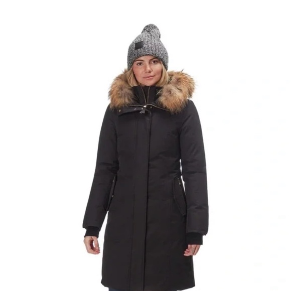 Harlowe Mackage in Black